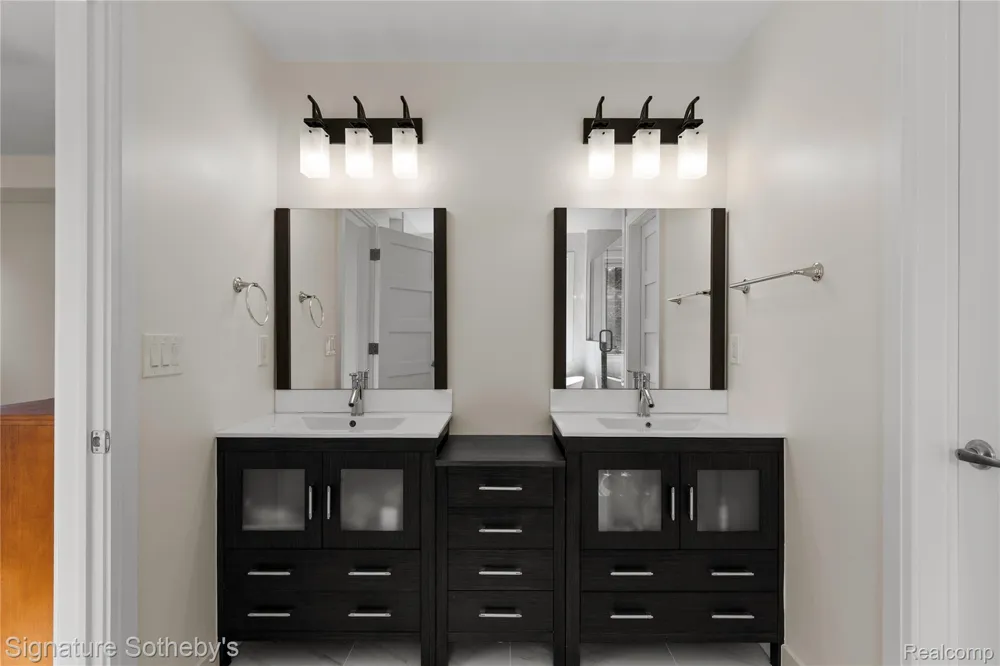 751 S Bates Street Birmingham City, MI 48009