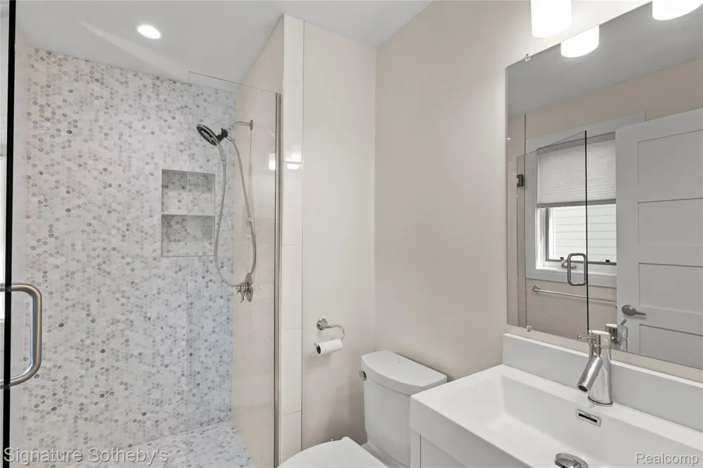 751 S Bates Street Birmingham City, MI 48009