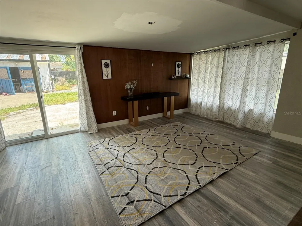 925 E 10TH AVENUE Mount Dora, FL 32757
