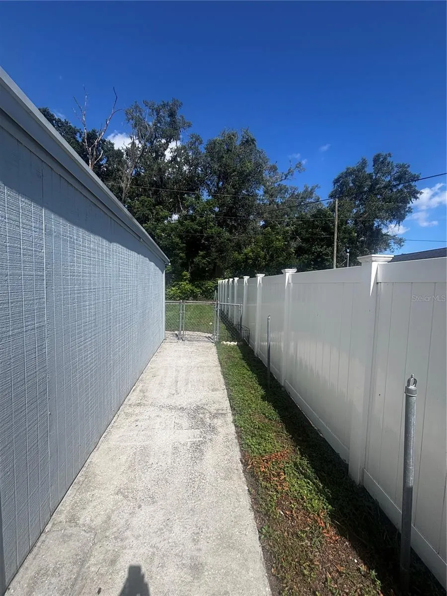 4824 8TH STREET Zephyrhills, FL 33542