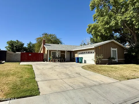724 E Avenue J4