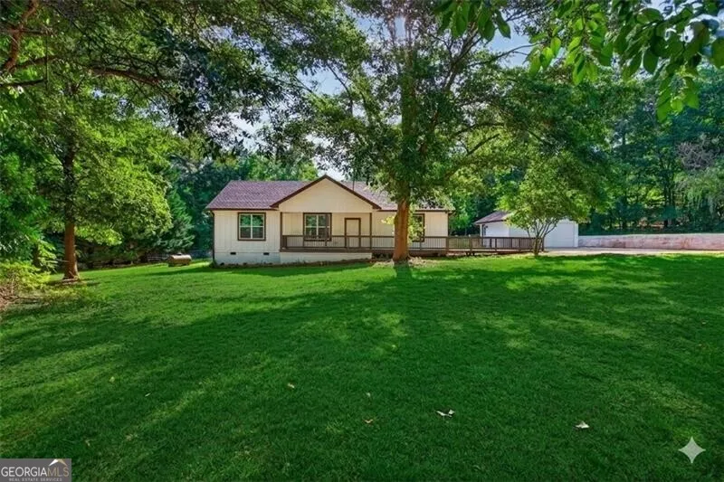 100 Willow Creek DR Locust Grove, GA 30248