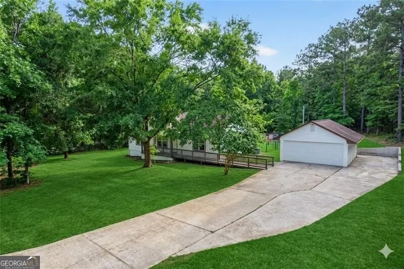 100 Willow Creek DR Locust Grove, GA 30248