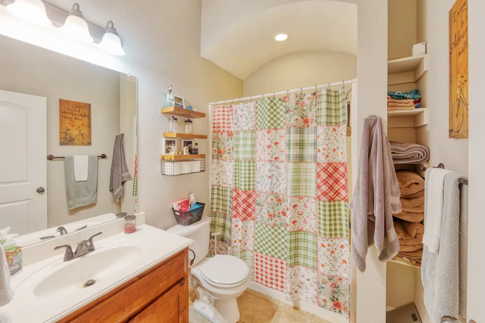 18 Pleasant Valley Sanger, TX 76266