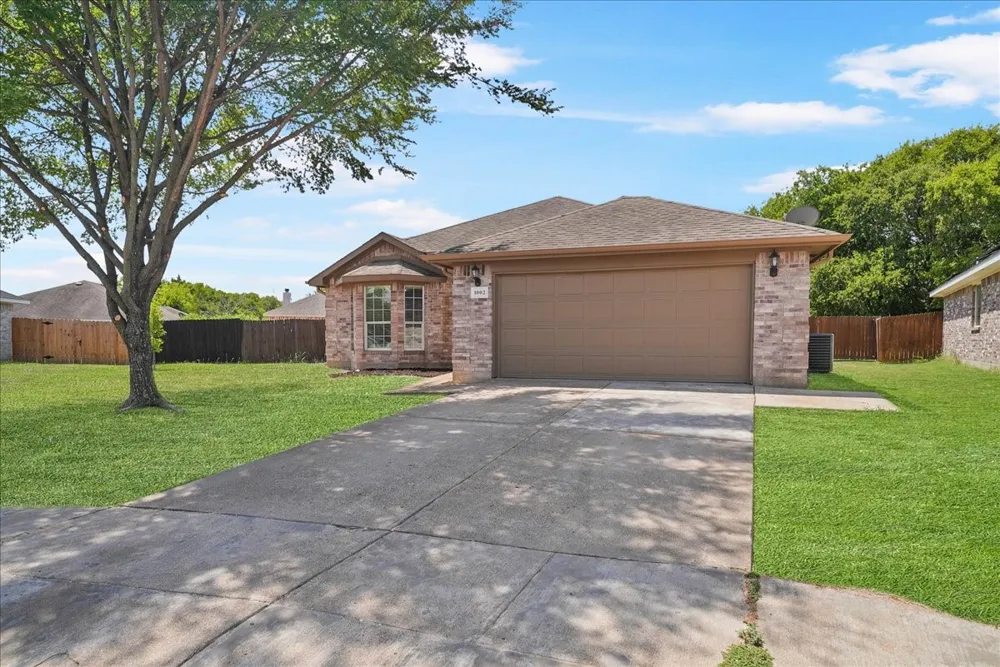 1002 James Donald Lane Glenn Heights, TX 75154