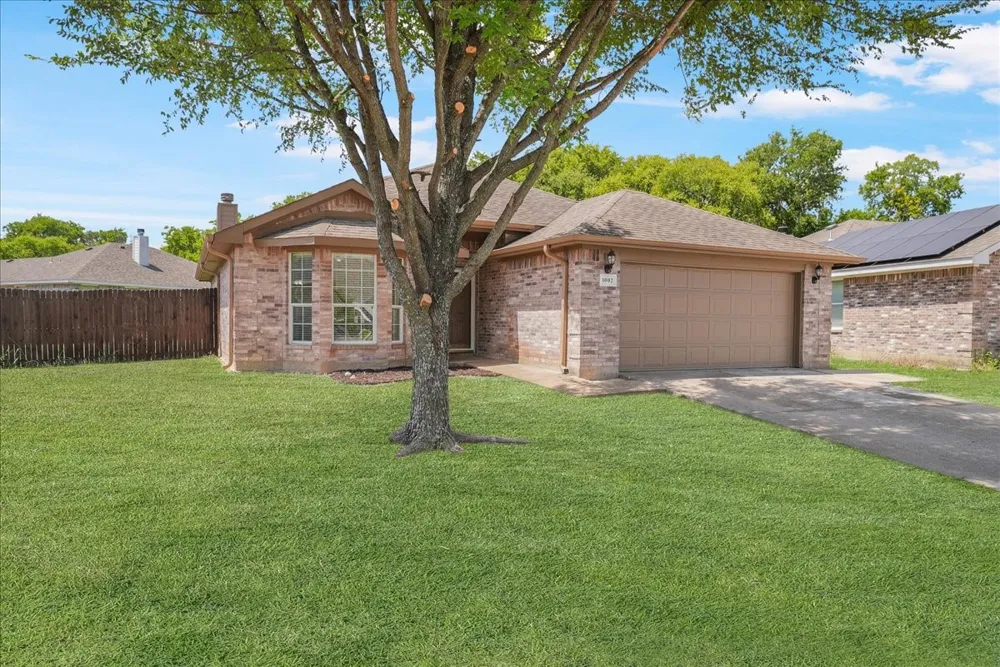 1002 James Donald Lane Glenn Heights, TX 75154