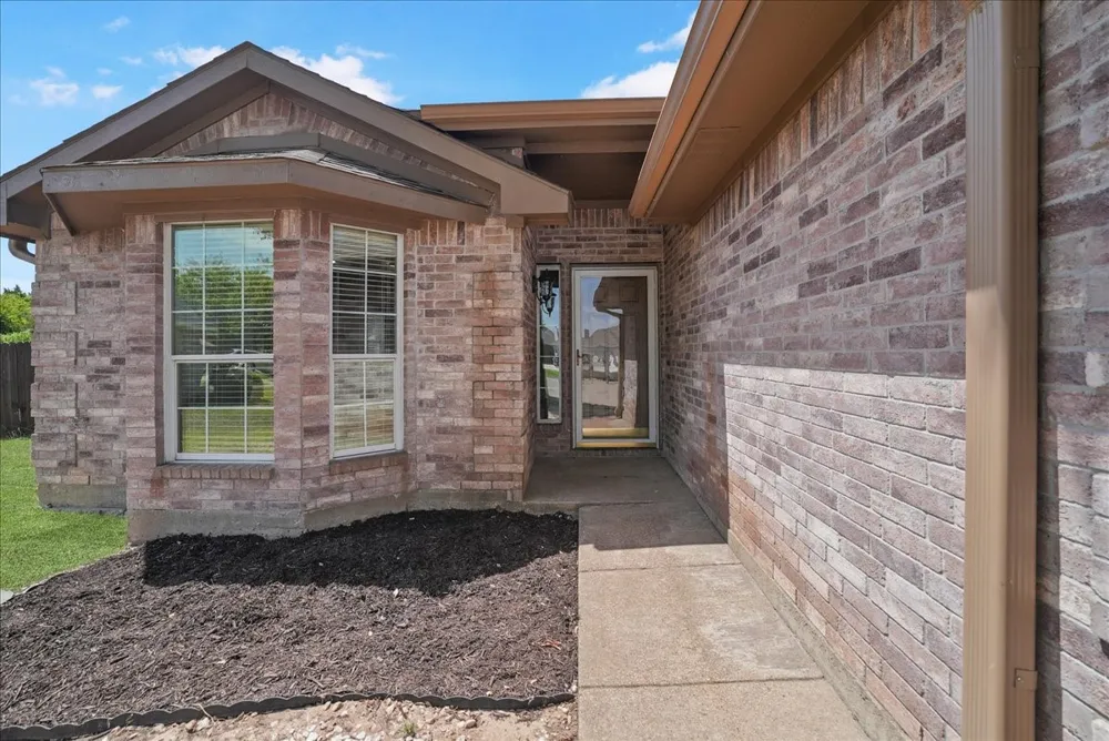 1002 James Donald Lane Glenn Heights, TX 75154