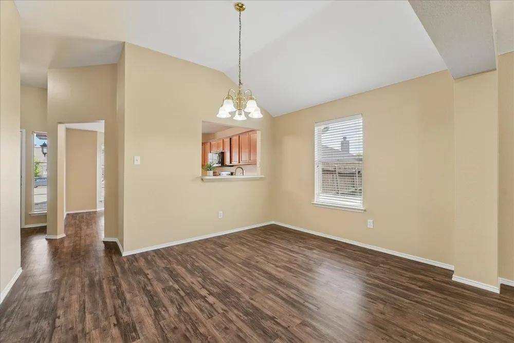1002 James Donald Lane Glenn Heights, TX 75154