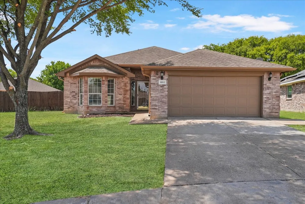 1002 James Donald Lane Glenn Heights, TX 75154