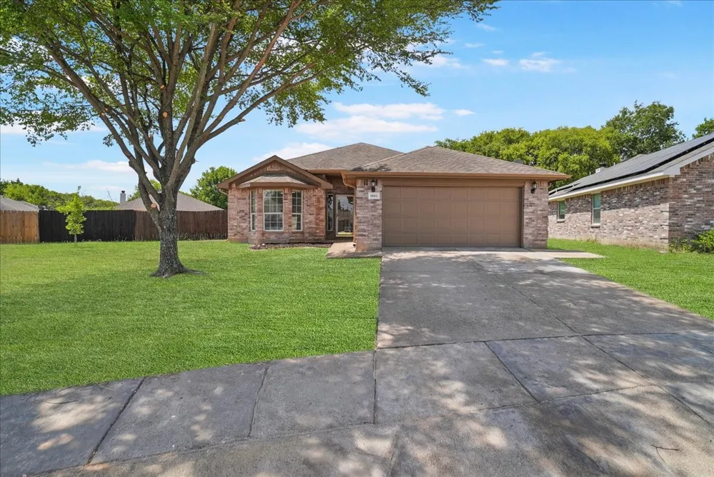 1002 James Donald Lane Glenn Heights, TX 75154