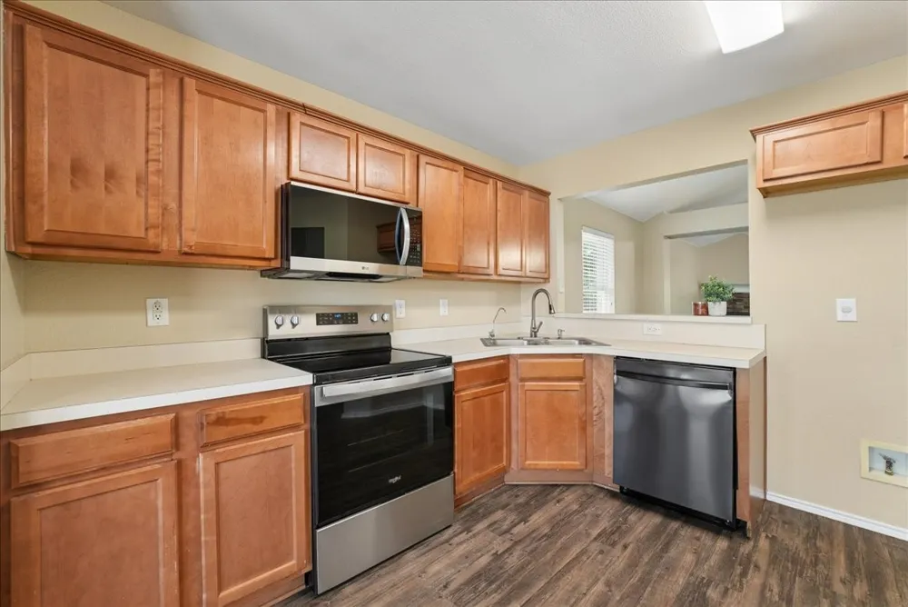 1002 James Donald Lane Glenn Heights, TX 75154