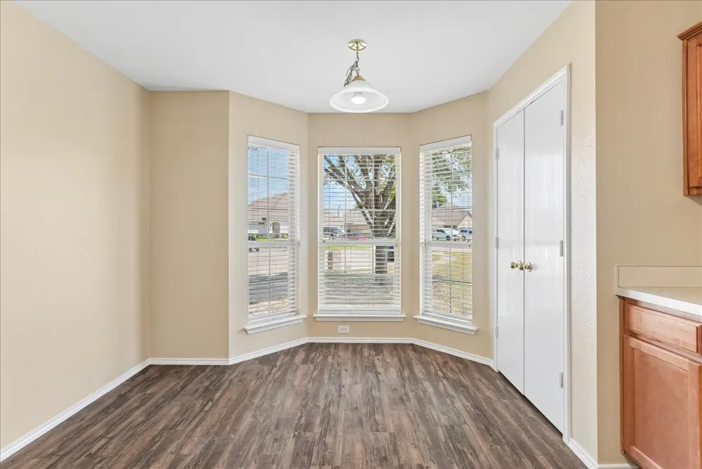 1002 James Donald Lane Glenn Heights, TX 75154