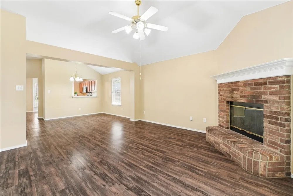 1002 James Donald Lane Glenn Heights, TX 75154