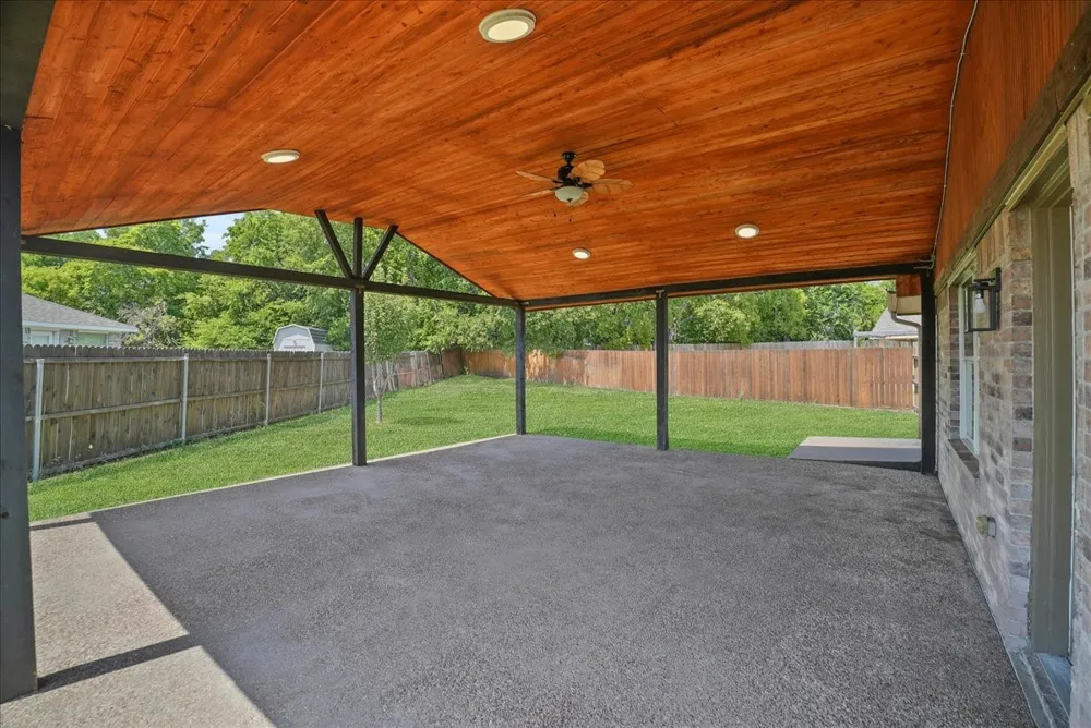 1002 James Donald Lane Glenn Heights, TX 75154