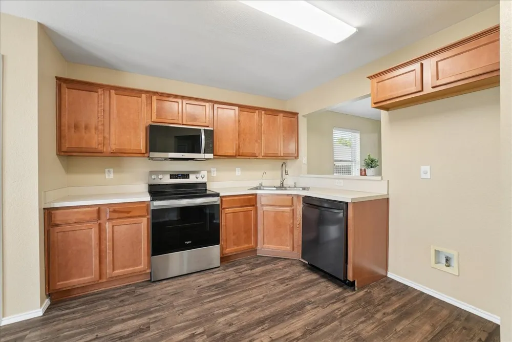 1002 James Donald Lane Glenn Heights, TX 75154