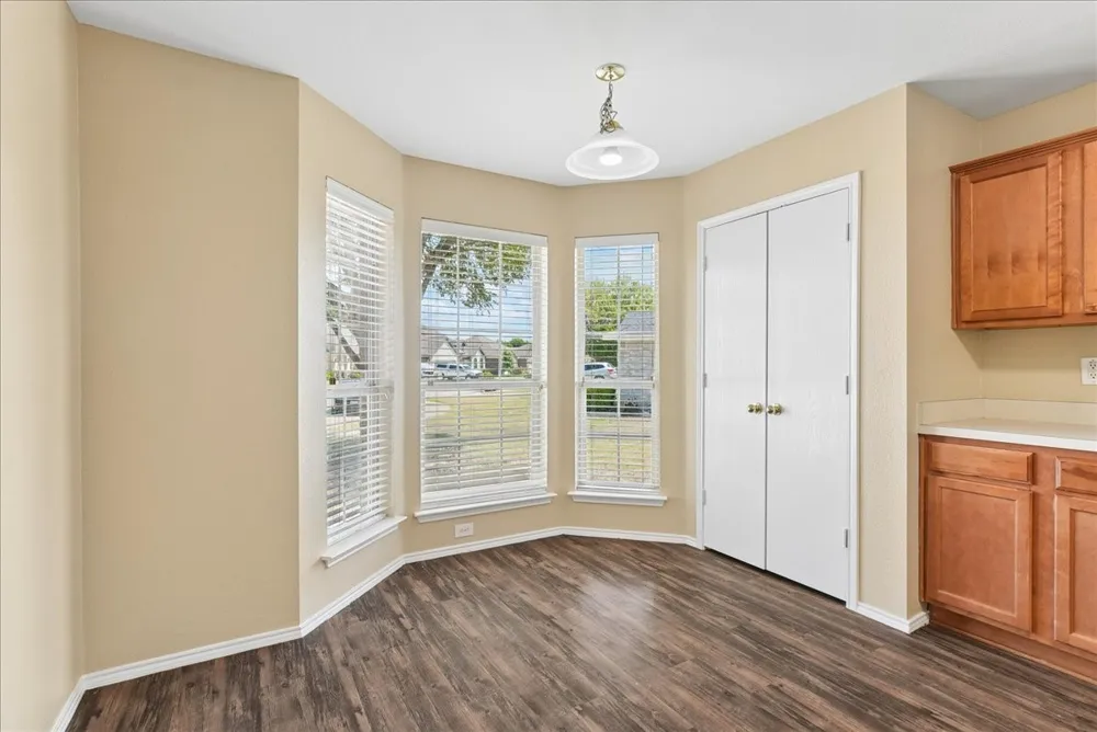 1002 James Donald Lane Glenn Heights, TX 75154