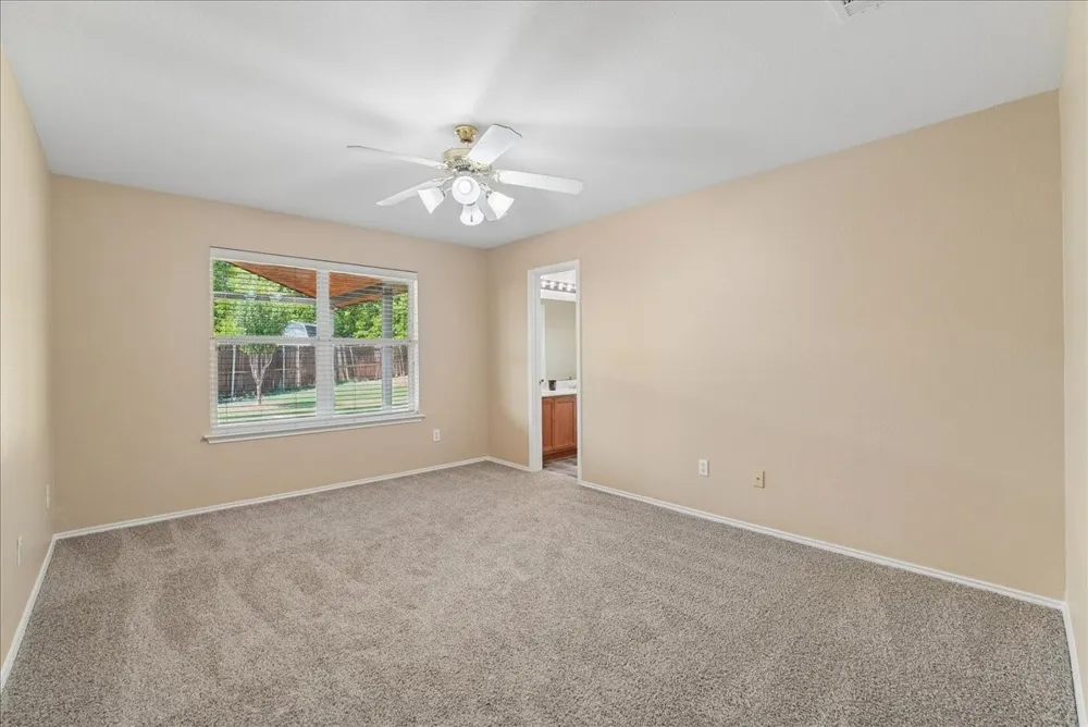1002 James Donald Lane Glenn Heights, TX 75154