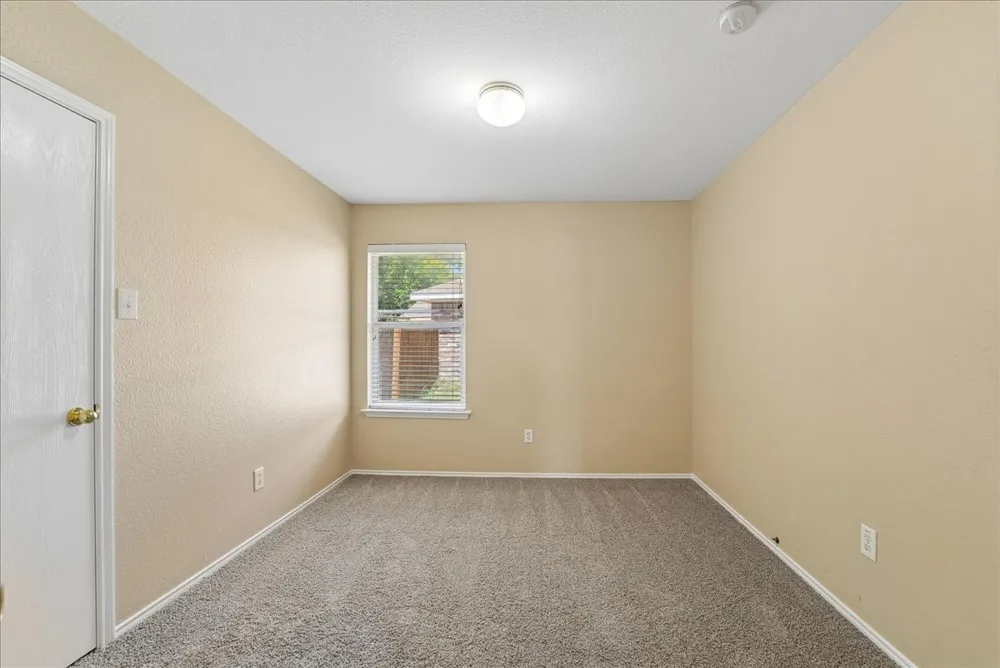 1002 James Donald Lane Glenn Heights, TX 75154
