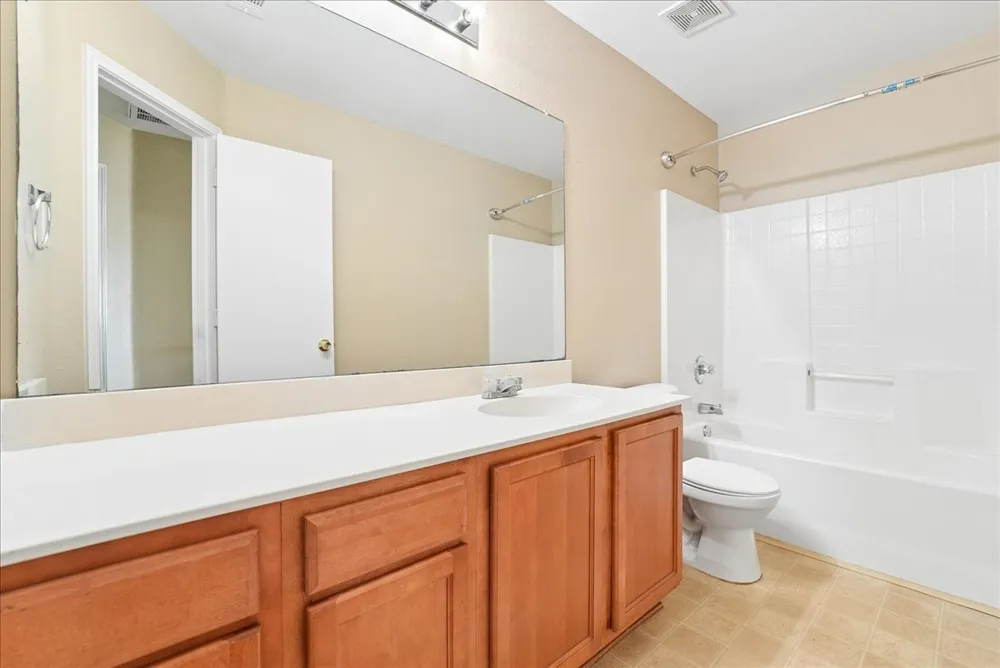 1002 James Donald Lane Glenn Heights, TX 75154