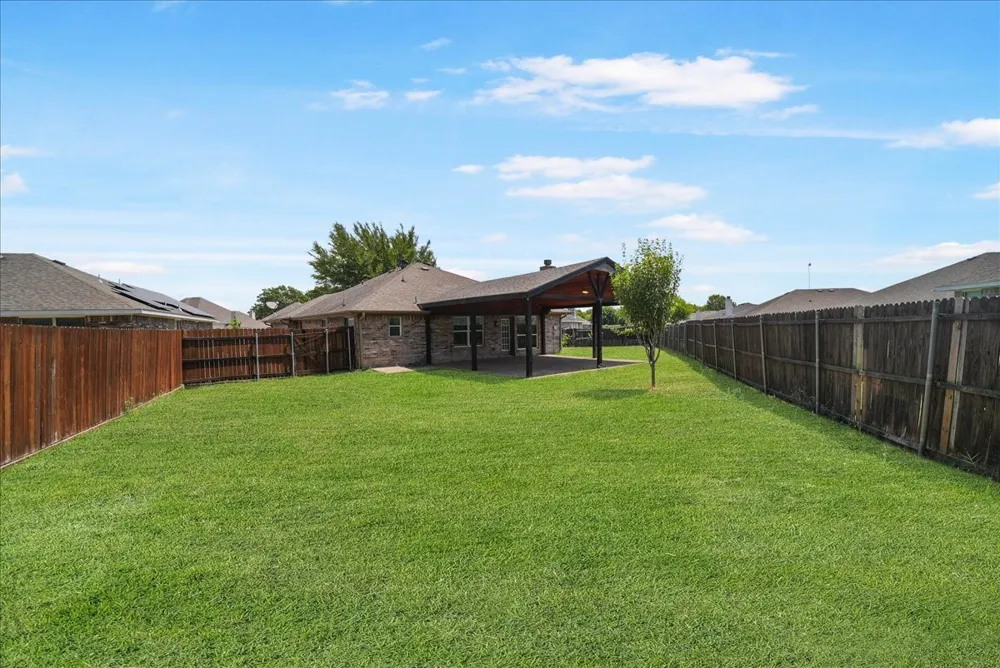 1002 James Donald Lane Glenn Heights, TX 75154