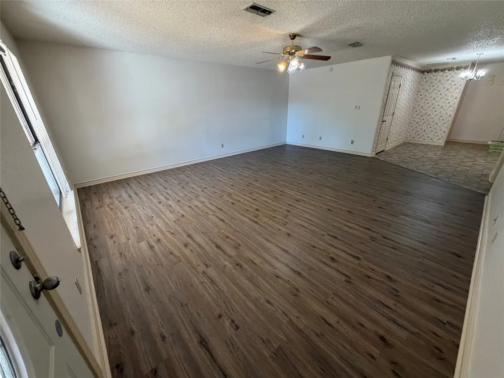 567 W College Street Stephenville, TX 76401