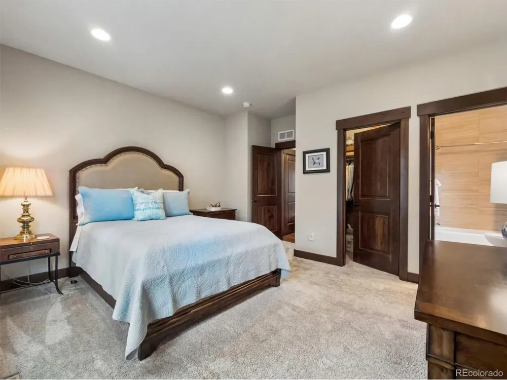 1240 Hoosier Drive Larkspur, CO 80118