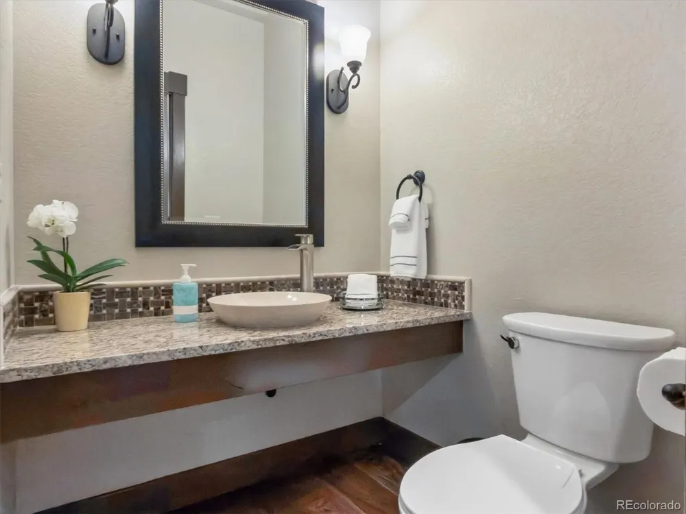 1240 Hoosier Drive Larkspur, CO 80118