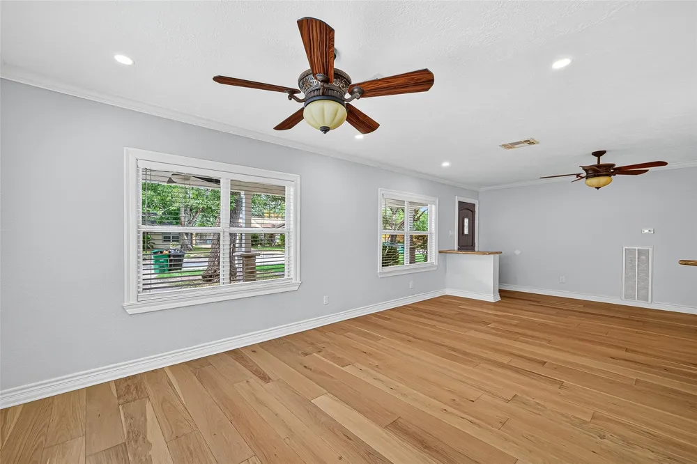 1609 Cheshire Lane Houston, TX 77018