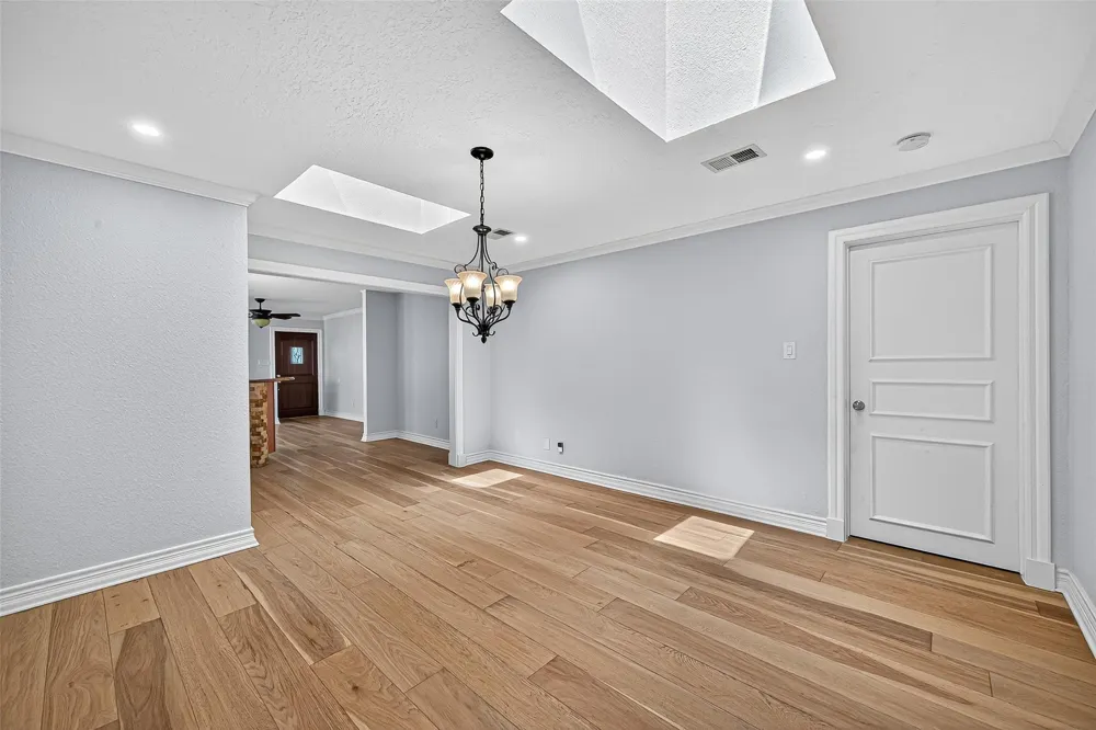 1609 Cheshire Lane Houston, TX 77018