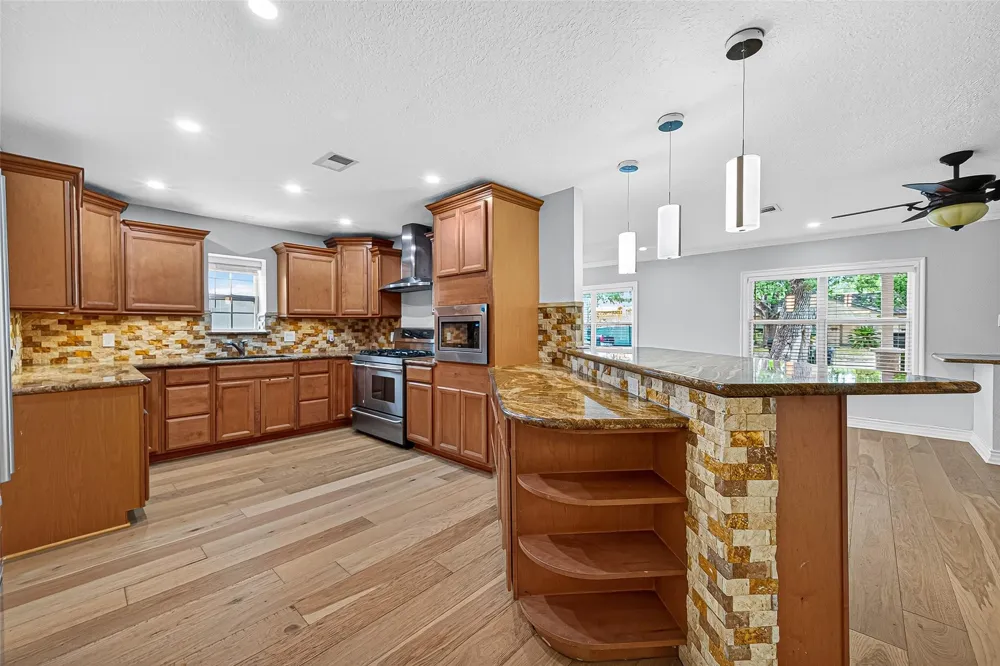 1609 Cheshire Lane Houston, TX 77018