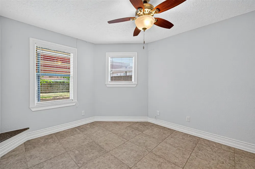 1609 Cheshire Lane Houston, TX 77018