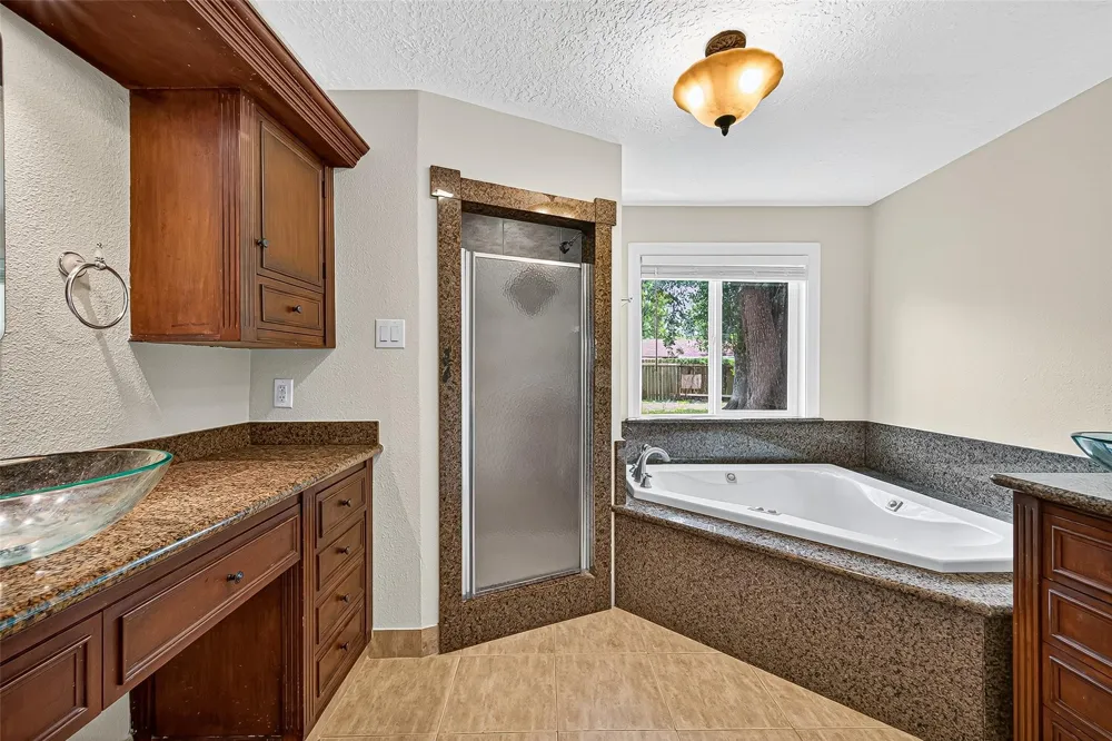 1609 Cheshire Lane Houston, TX 77018
