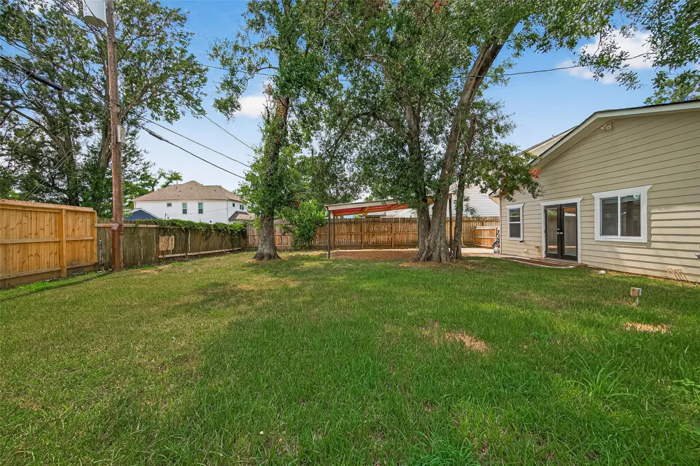 1609 Cheshire Lane Houston, TX 77018