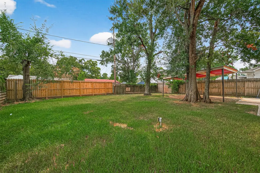 1609 Cheshire Lane Houston, TX 77018