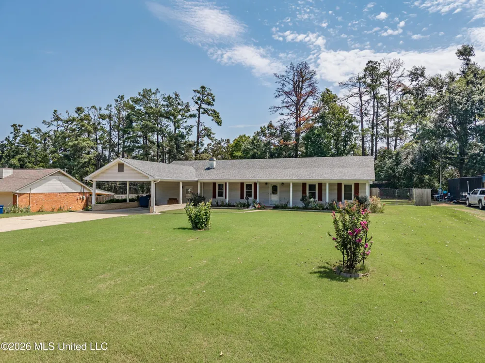 147 Hemlock Road Batesville, MS 38606
