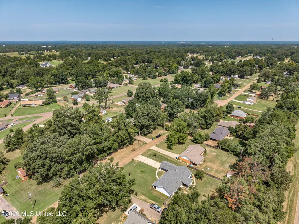 147 Hemlock Road Batesville, MS 38606