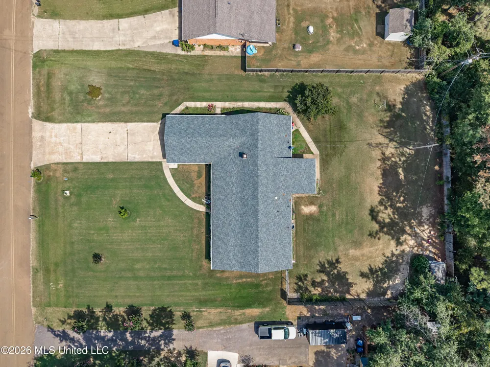 147 Hemlock Road Batesville, MS 38606