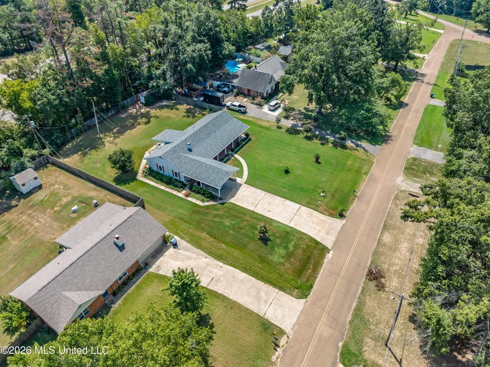 147 Hemlock Road Batesville, MS 38606