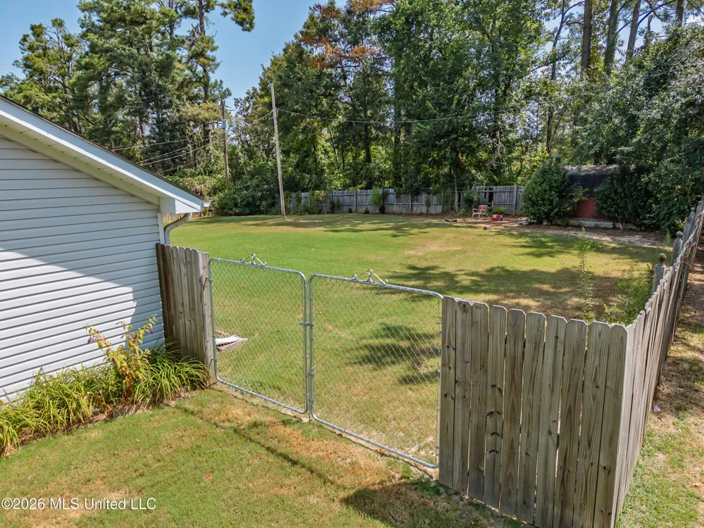 147 Hemlock Road Batesville, MS 38606