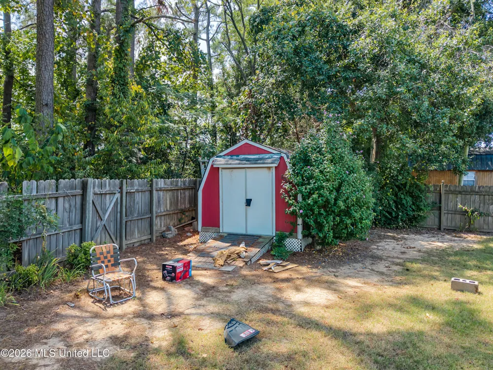 147 Hemlock Road Batesville, MS 38606