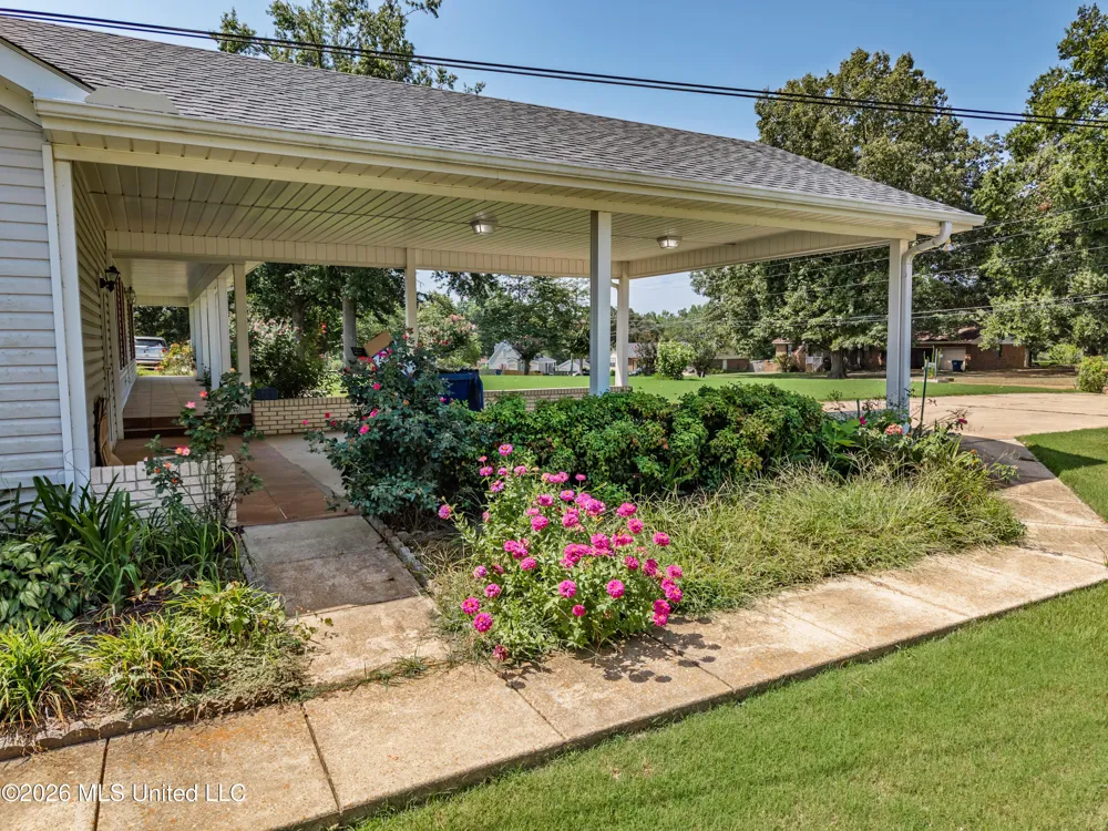 147 Hemlock Road Batesville, MS 38606