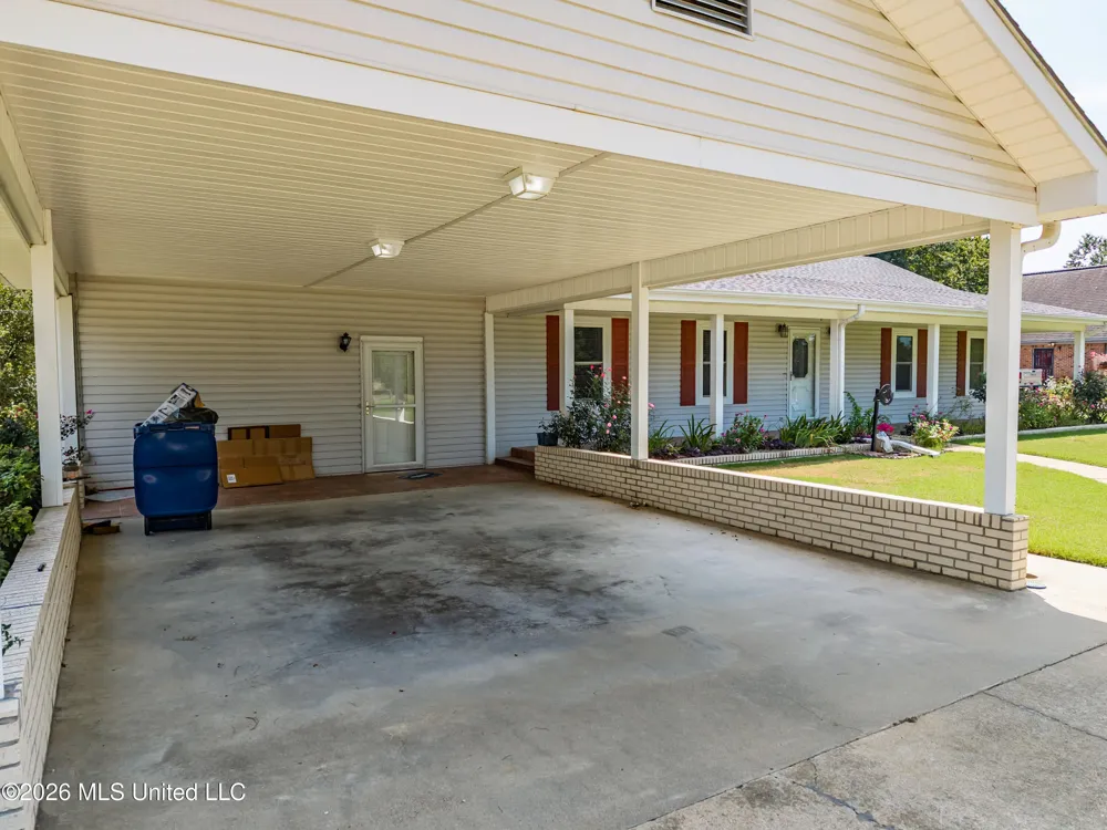 147 Hemlock Road Batesville, MS 38606