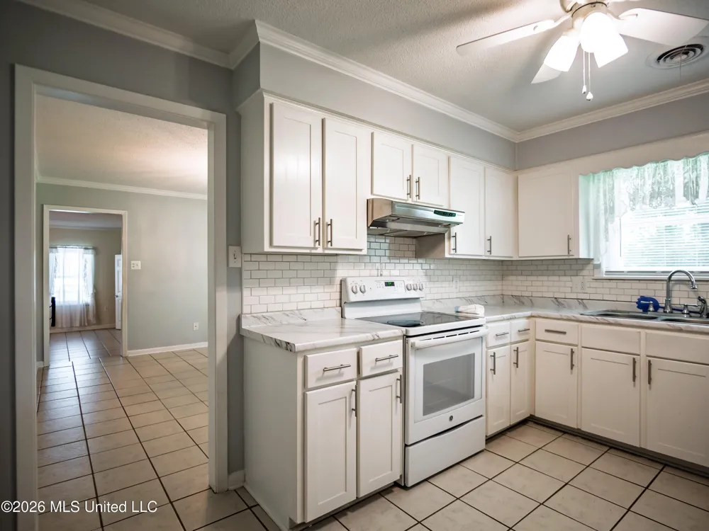 147 Hemlock Road Batesville, MS 38606