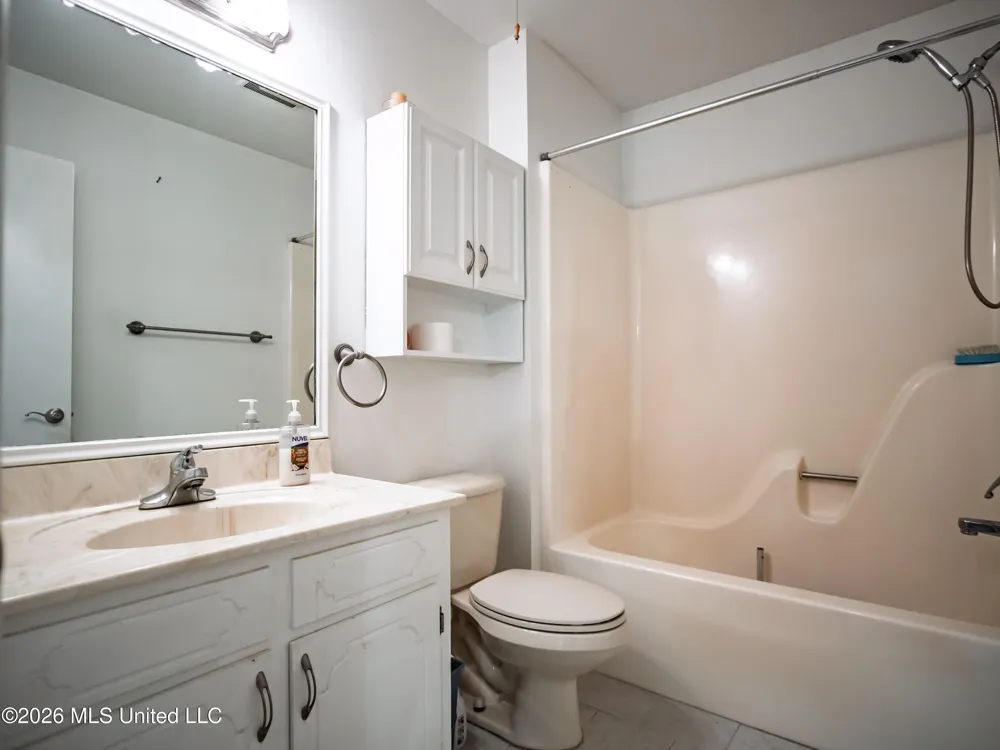 147 Hemlock Road Batesville, MS 38606