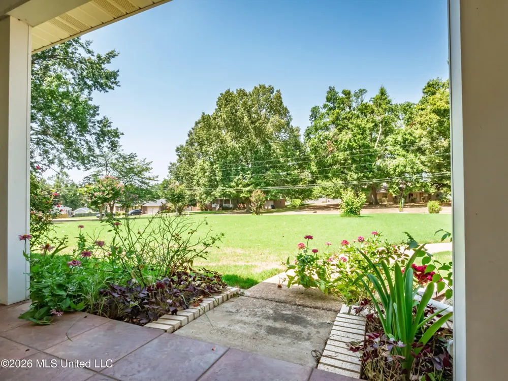 147 Hemlock Road Batesville, MS 38606
