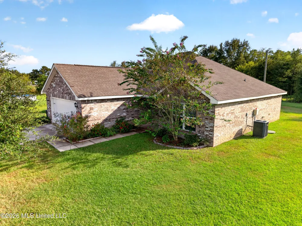 5 Elk Court Picayune, MS 39466