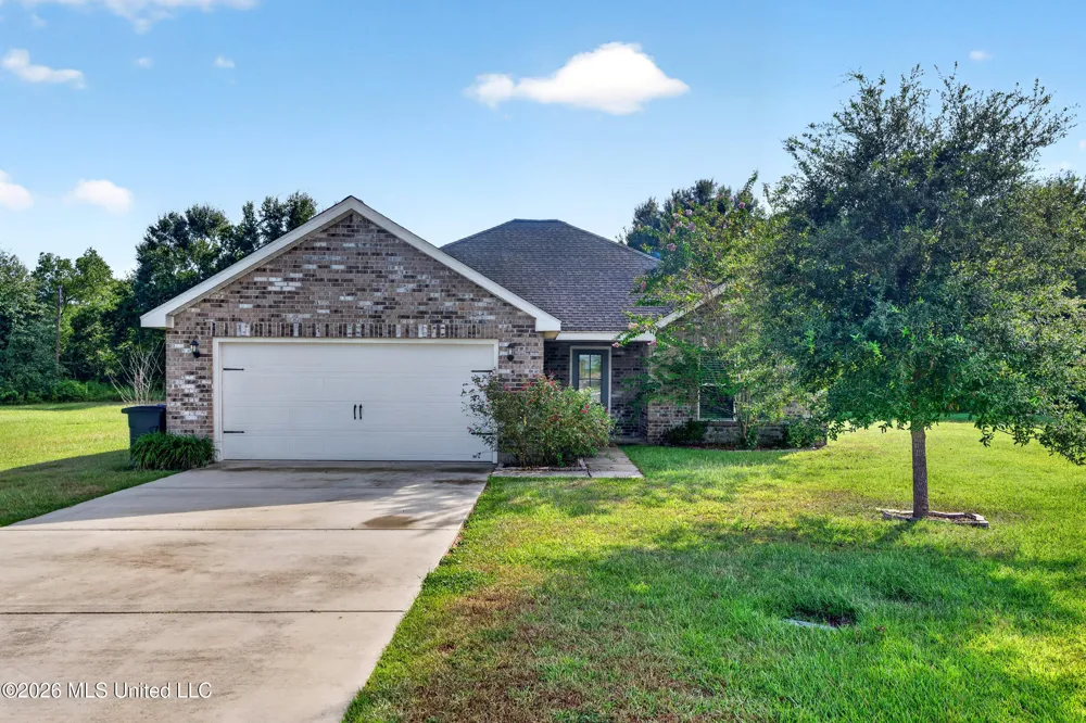 5 Elk Court Picayune, MS 39466