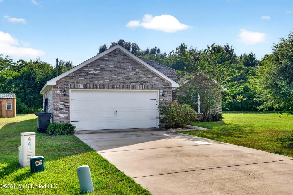 5 Elk Court Picayune, MS 39466
