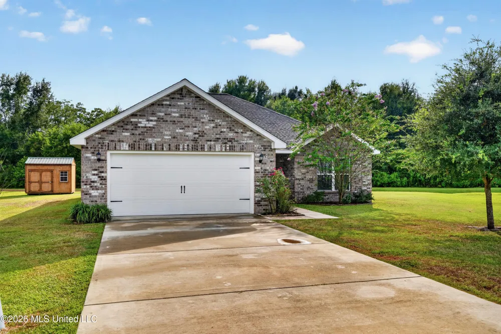 5 Elk Court Picayune, MS 39466