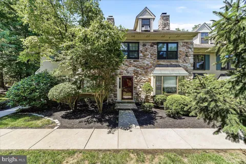 14 ALGONQUIN COURT
